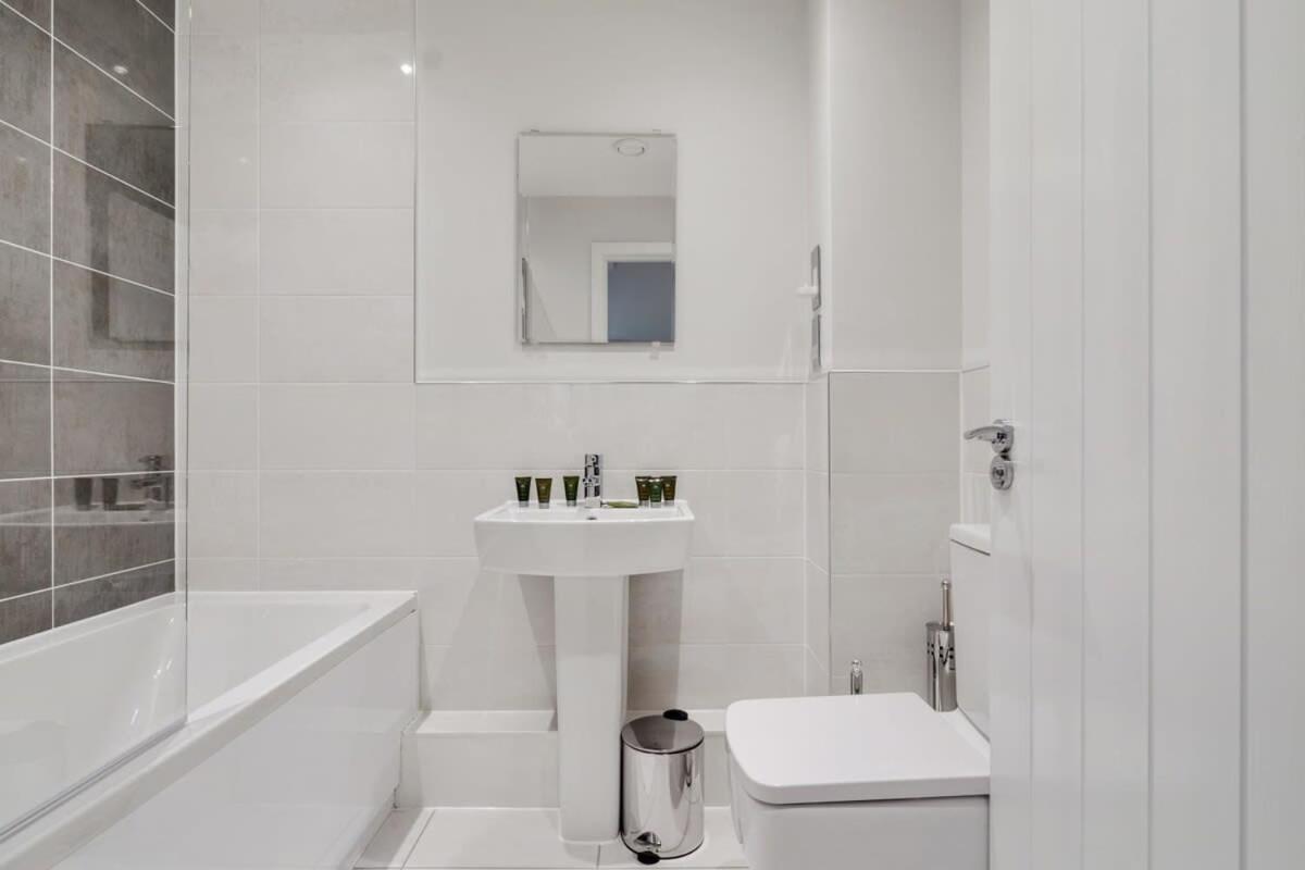 Beautiful 2 Bed Apartment In A Converted Mill Leeds  Eksteriør billede